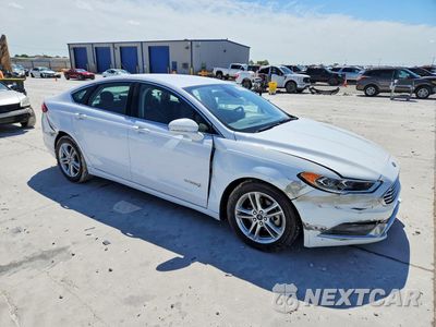 Czwarte zdjęcie samochodu z boku: 2018 FORD FUSION SE HYBRID VIN:3FA6P0LU9JR171938 - miniatura