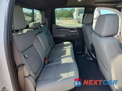 Zdjęcie 10 z 13 samochodu: 2026 GMC SIERRA K1500 SLT VIN:3GTUUDED7TG140331 - miniatura