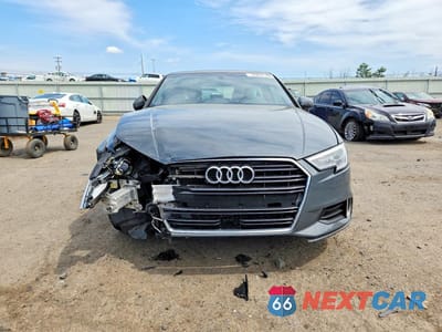 Piąte zdjęcie samochodu w środku: 2018 AUDI A3 PREMIUM VIN:WAUAUGFF6J1068728 - miniatura
