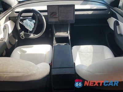Zdjęcie 8 z 12 samochodu: 2026 TESLA MODEL Y VIN:7SAYGDEDXTA418573 - miniatura