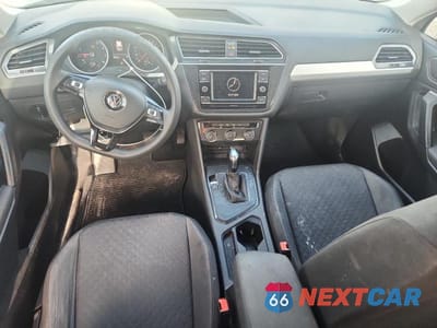 Zdjęcie 8 z 13 samochodu: 2019 VOLKSWAGEN TIGUAN S VIN:3VV1B7AX2KM187052 - miniatura