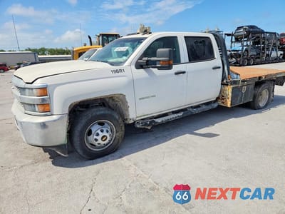 2019 CHEVROLET SILVERADO C3500 6.0L V-8 FLAT BED 1GB4CVCG4KF171885 - główne zdjęcie licytacji z USA - miniatura