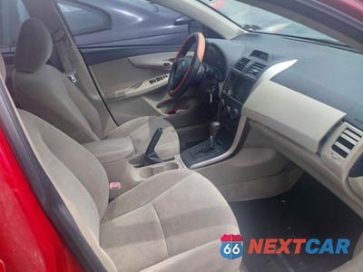 Piąte zdjęcie samochodu w środku: 2013 TOYOTA COROLLA L VIN:JTDBU4EE9DJ117570 - miniatura