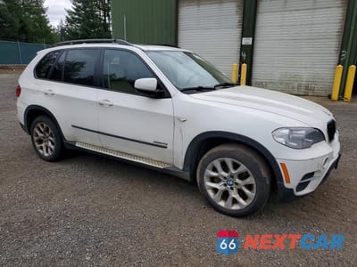 Czwarte zdjęcie samochodu z boku: 2013 BMW X5 XDRIVE35I VIN:5UXZV4C58D0B05349 - miniatura