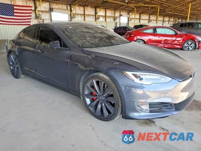 Czwarte zdjęcie samochodu z boku: 2016 TESLA MODEL S VIN:5YJSA1E44GF158912 - miniatura