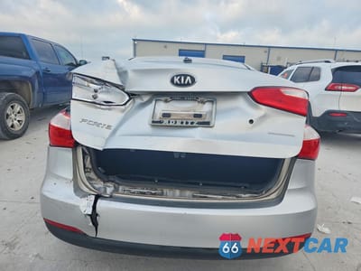 Zdjęcie 6 z 12 samochodu: 2014 KIA FORTE LX VIN:KNAFK4A65E5241087 - miniatura