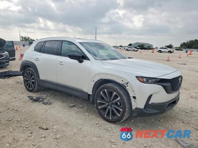 Czwarte zdjęcie samochodu z boku: 2025 MAZDA CX-50 PREMIUM PLUS VIN:7MMVABEMXSN311578 - miniatura