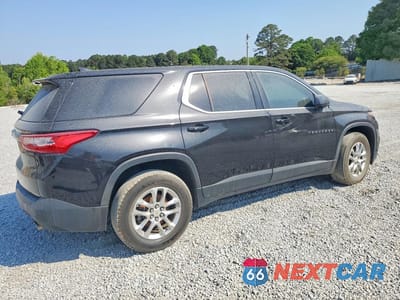 Trzecie zdjęcie samochodu z tyłu: 2018 CHEVROLET TRAVERSE LS VIN:1GNEVFKW0JJ108391 - miniatura