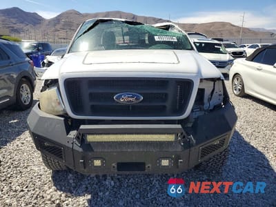 Piąte zdjęcie samochodu w środku: 2004 FORD F150 VIN:1FTPW14524KB47827 - miniatura