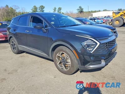 Czwarte zdjęcie samochodu z boku: 2025 KIA SPORTAGE LX VIN:KNDPU3DF8S7343667 - miniatura