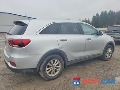 Trzecie zdjęcie samochodu z tyłu: 2019 KIA SORENTO LX V6 VIN:5XYPGDA57KG559912 - miniatura