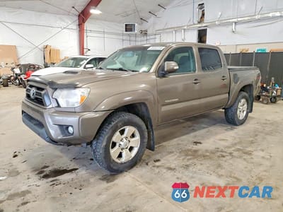 2015 TOYOTA TACOMA V6 3TMLU4EN2FM195442 - główne zdjęcie licytacji z USA - miniatura