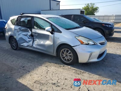 Czwarte zdjęcie samochodu z boku: 2014 TOYOTA PRIUS V THREE VIN:JTDZN3EU8EJ009035 - miniatura