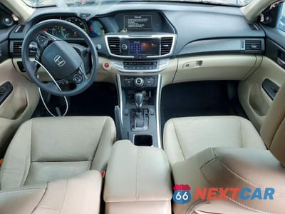 Zdjęcie 8 z 12 samochodu: 2015 HONDA ACCORD TOURING HYBRID VIN:1HGCR6F79FA007768 - miniatura