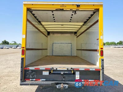 Zdjęcie 10 z 13 samochodu: 2022 FORD E350 BOX TRUCK VIN:1FDWE3FN4NDC11715 - miniatura