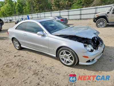 Czwarte zdjęcie samochodu z boku: 2007 MERCEDES-BENZ CLK 550 VIN:WDBTJ72H07F207449 - miniatura