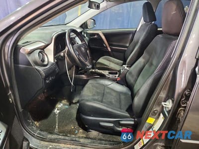 Zdjęcie 7 z 13 samochodu: 2018 TOYOTA RAV4 XLE VIN:JTMRFREV5JD228052 - miniatura