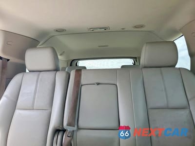 Zdjęcie 10 z 13 samochodu: 2011 GMC YUKON XL VIN:1GKS2KE36BR176734 - miniatura