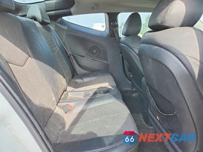 Zdjęcie 10 z 12 samochodu: 2013 HYUNDAI VELOSTER BASE VIN:KMHTC6AD7DU085356 - miniatura