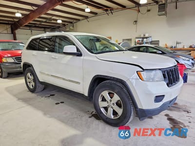 Czwarte zdjęcie samochodu z boku: 2011 JEEP GRAND CHEROKEE LAREDO VIN:1J4RR4GG9BC522404 - miniatura