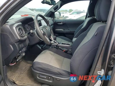 Zdjęcie 7 z 12 samochodu: 2021 TOYOTA TACOMA TRD OFF-ROAD VIN:5TFCZ5AN2MX258348 - miniatura