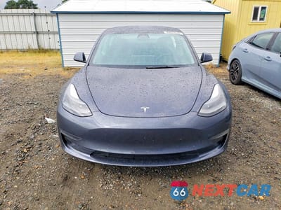 Piąte zdjęcie samochodu w środku: 2022 TESLA MODEL 3 VIN:5YJ3E1EC3NF156579 - miniatura