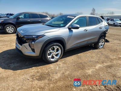 2024 CHEVROLET TRAX LS KL77LFE20RC202770 - główne zdjęcie licytacji z USA - miniatura