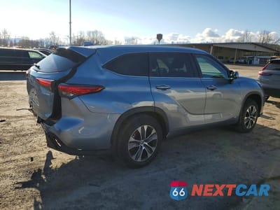 Trzecie zdjęcie samochodu z tyłu: 2023 TOYOTA HIGHLANDER HYBRID XLE VIN:5TDKBRCH3PS119452 - miniatura