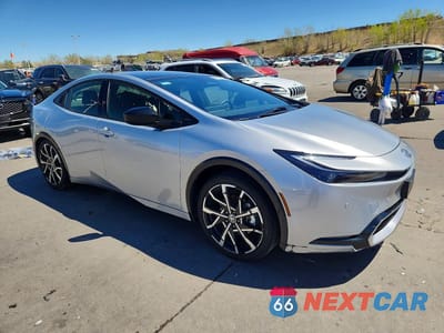 Czwarte zdjęcie samochodu z boku: 2024 TOYOTA PRIUS PRIME XSE VIN:JTDACACU3R3035210 - miniatura