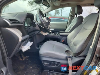 Zdjęcie 7 z 13 samochodu: 2024 TOYOTA SIENNA XLE 7-PASSENGER VIN:5TDYSKFCXRS121462 - miniatura