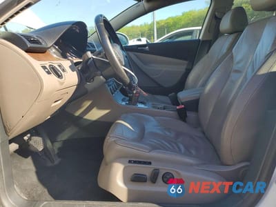 Zdjęcie 7 z 12 samochodu: 2008 VOLKSWAGEN PASSAT LUX VIN:WVWEK93C58P028177 - miniatura