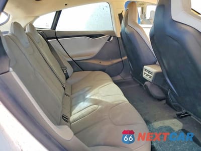 Zdjęcie 10 z 12 samochodu: 2013 TESLA MODEL S VIN:5YJSA1AG9DFP04809 - miniatura