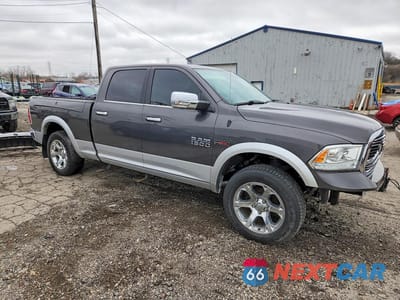 Czwarte zdjęcie samochodu z boku: 2018 RAM 1500 LARAMIE 4WD 3.0L TDSL CREW CAB VIN:1C6RR7VM5JS262188 - miniatura