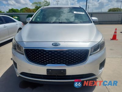 Piąte zdjęcie samochodu w środku: 2015 KIA SEDONA LX VIN:KNDMB5C17F6058075 - miniatura