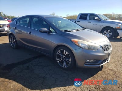 Czwarte zdjęcie samochodu z boku: 2014 KIA FORTE EX VIN:KNAFX4A88E5176772 - miniatura