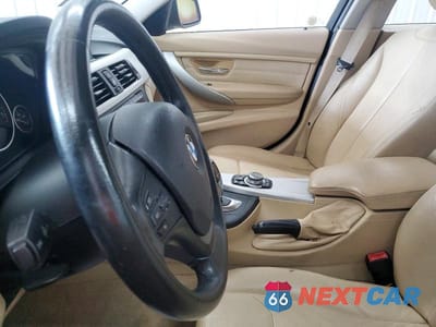 Zdjęcie 7 z 12 samochodu: 2013 BMW 328 XI VIN:WBA3B3C58DF542480 - miniatura