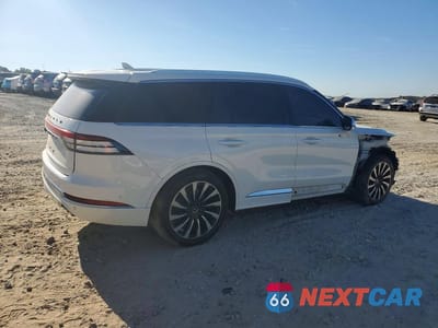 Trzecie zdjęcie samochodu z tyłu: 2020 LINCOLN AVIATOR BLACK LABEL GRAND TOURING VIN:5LMYJ9YY3LGL32081 - miniatura