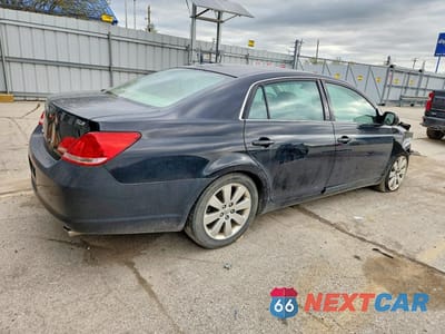 Trzecie zdjęcie samochodu z tyłu: 2005 TOYOTA AVALON XLS VIN:4T1BK36B95U050713 - miniatura