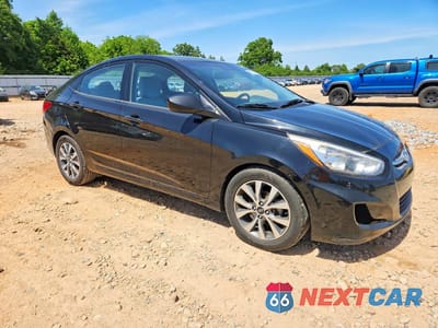 Czwarte zdjęcie samochodu z boku: 2017 HYUNDAI ACCENT SE VIN:KMHCT4AE1HU379628 - miniatura