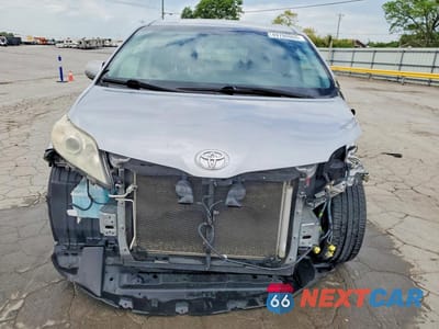 Piąte zdjęcie samochodu w środku: 2017 TOYOTA SIENNA LE VIN:5TDKZ3DC0HS890335 - miniatura
