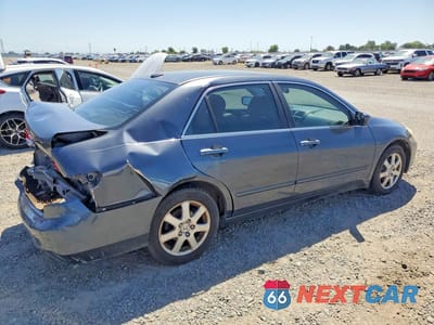 Trzecie zdjęcie samochodu z tyłu: 2005 HONDA ACCORD EX VIN:1HGCM66555A039256 - miniatura