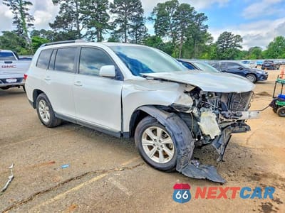 Czwarte zdjęcie samochodu z boku: 2011 TOYOTA HIGHLANDER BASE VIN:5TDZA3EH2BS015328 - miniatura