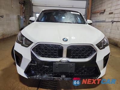 Piąte zdjęcie samochodu w środku: 2026 BMW X2 XDRIVE28I VIN:WBX63GM00T5409730 - miniatura