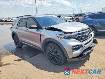 Czwarte zdjęcie samochodu z boku: 2021 FORD EXPLORER XLT VIN:1FMSK8DH7MGA03777 - miniatura