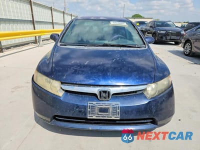 Piąte zdjęcie samochodu w środku: 2008 HONDA CIVIC LX VIN:2HGFA16558H512121 - miniatura