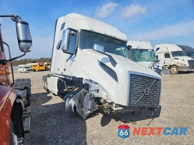 2024 VOLVO VNL SEMI TRUCK 4V4NC9EH9RN658050 - główne zdjęcie licytacji z USA - miniatura