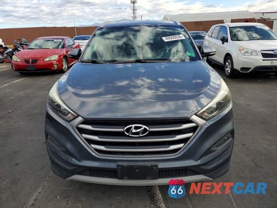Piąte zdjęcie samochodu w środku: 2017 HYUNDAI TUCSON SPORT VIN:KM8J33A26HU529529 - miniatura