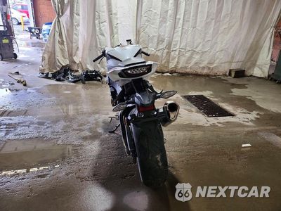 Czwarte zdjęcie samochodu z boku: 2026 HONDA CBR1000 RR VIN:JH2SC7716TK900487 - miniatura
