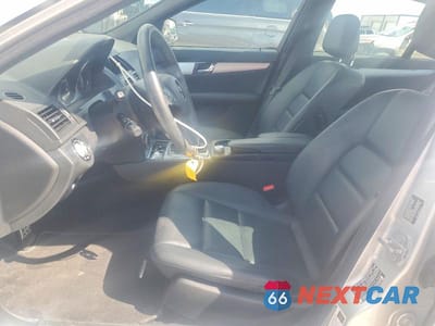 Zdjęcie 7 z 11 samochodu: 2009 MERCEDES-BENZ C 300 VIN:WDDGF54X09R059968 - miniatura