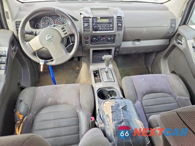 Zdjęcie 8 z 13 samochodu: 2006 NISSAN PATHFINDER S VIN:5N1AR18U26C600299 - miniatura